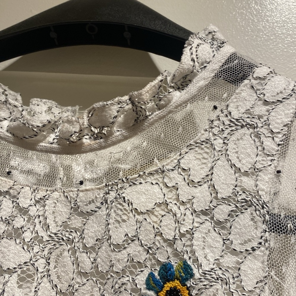 Super cute sleeveless top by Maeve. Size 10 - Picture 4 of 9